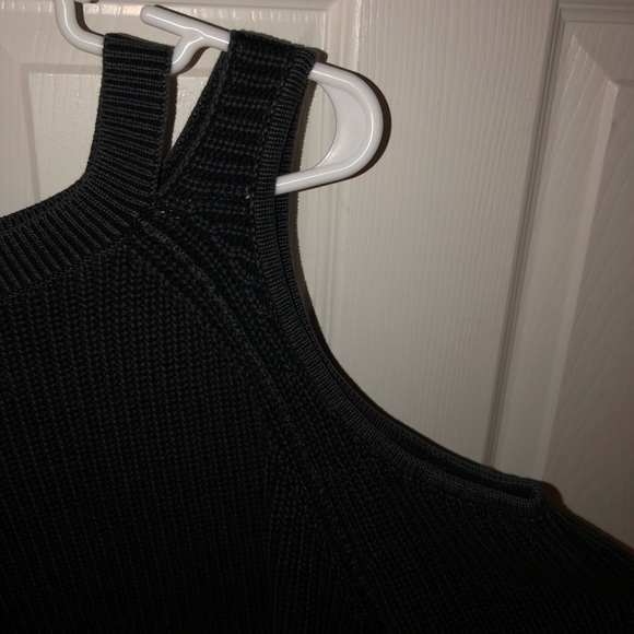 hollister off the shoulder sweater - Picture 2 of 3